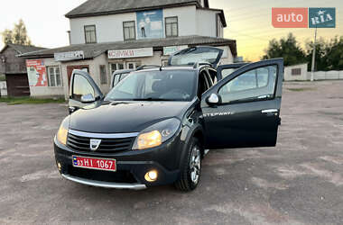 Внедорожник / Кроссовер Dacia Sandero StepWay 2011 в 