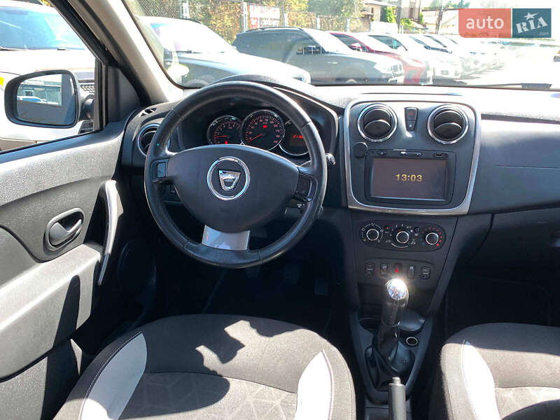 Внедорожник / Кроссовер Dacia Sandero StepWay 2015 в Виннице