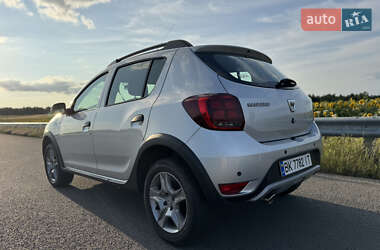 Внедорожник / Кроссовер Dacia Sandero StepWay 2017 в 