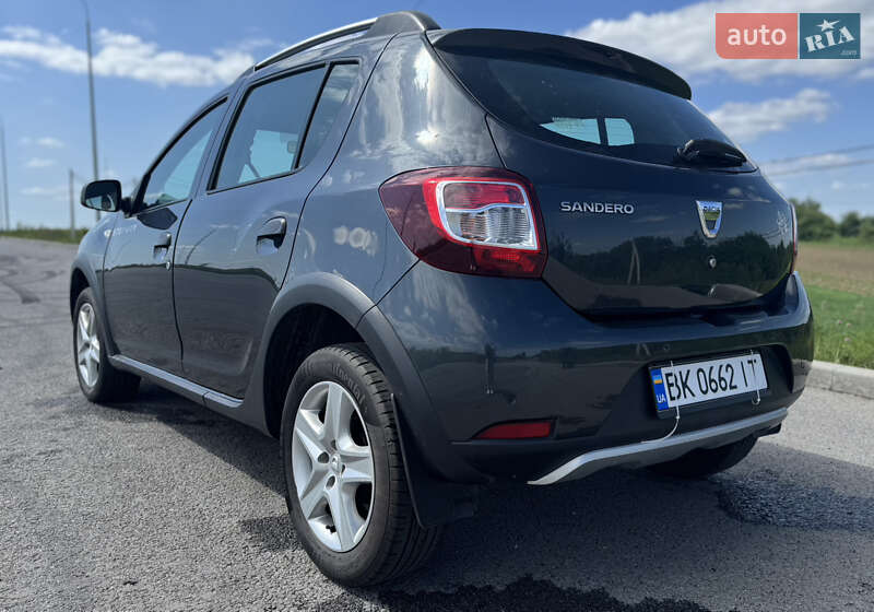 Внедорожник / Кроссовер Dacia Sandero StepWay 2016 в Ровно