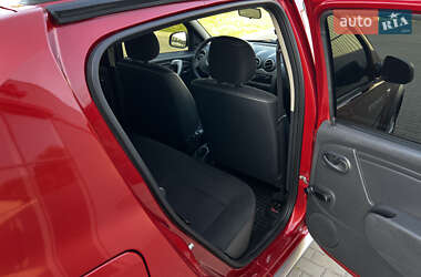 Позашляховик / Кросовер Dacia Sandero StepWay 2009 в  фото 19 Позашляховик / Кросовер Dacia Sandero StepWay 2009 в