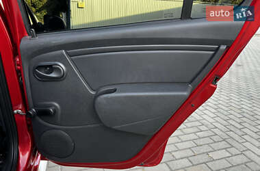 Позашляховик / Кросовер Dacia Sandero StepWay 2009 в  фото 21 Позашляховик / Кросовер Dacia Sandero StepWay 2009 в
