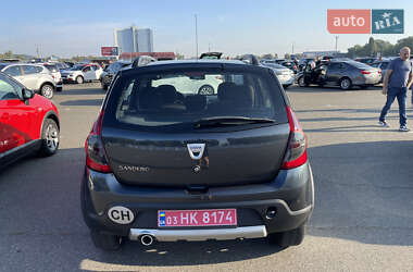 Внедорожник / Кроссовер Dacia Sandero StepWay 2011 в 