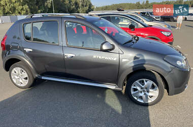 Внедорожник / Кроссовер Dacia Sandero StepWay 2011 в 