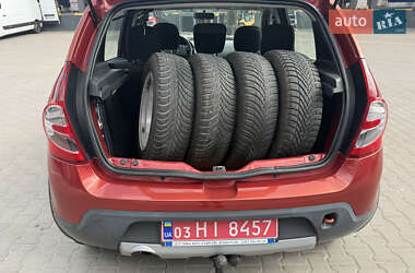 Позашляховик / Кросовер Dacia Sandero StepWay 2011 в 