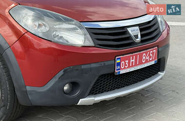 Позашляховик / Кросовер Dacia Sandero StepWay 2011 в 