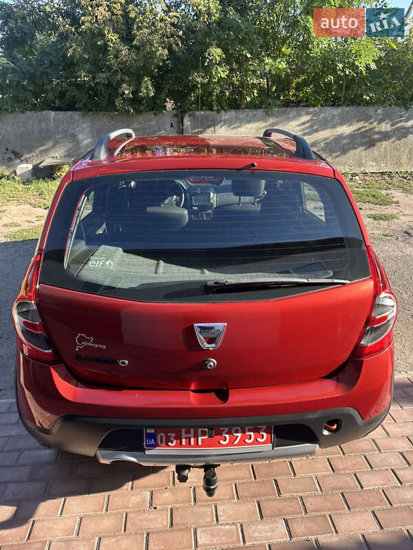 Внедорожник / Кроссовер Dacia Sandero StepWay 2012 в Хороле