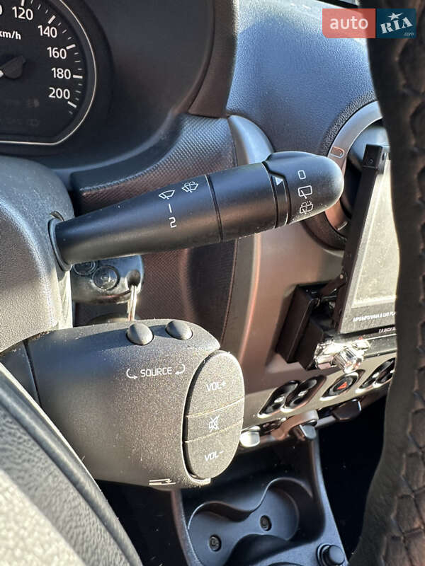 Внедорожник / Кроссовер Dacia Sandero StepWay 2012 в Хороле