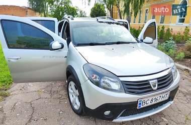 Внедорожник / Кроссовер Dacia Sandero StepWay 2012 в 