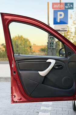 Внедорожник / Кроссовер Dacia Sandero StepWay 2011 в 