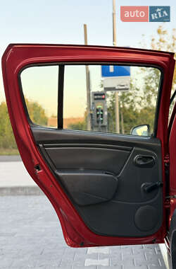 Внедорожник / Кроссовер Dacia Sandero StepWay 2011 в 