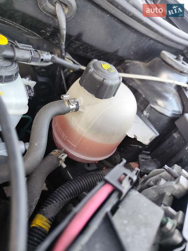 Внедорожник / Кроссовер Dacia Sandero StepWay 2009 в Чернигове фото 34 Внедорожник / Кроссовер Dacia Sandero StepWay 2009 в Чернигове