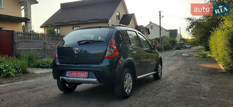 Внедорожник / Кроссовер Dacia Sandero StepWay 2012 в Чернигове