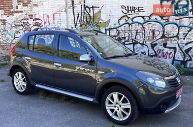 Внедорожник / Кроссовер Dacia Sandero StepWay 2010 в 