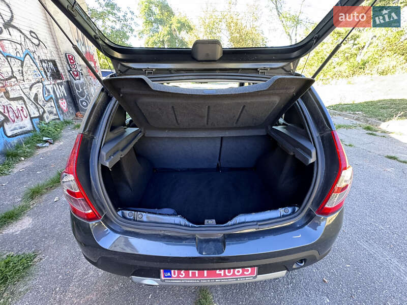 Внедорожник / Кроссовер Dacia Sandero StepWay 2010 в Полтаве