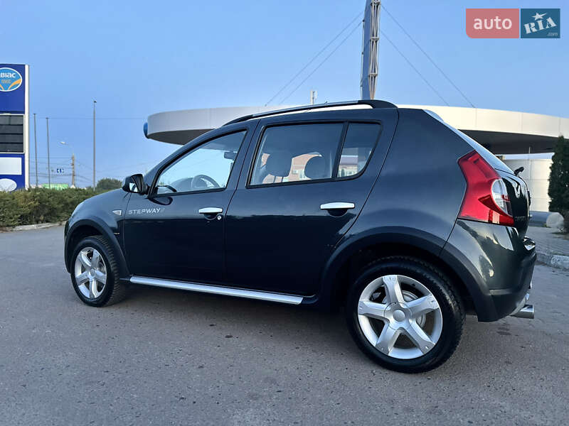 Внедорожник / Кроссовер Dacia Sandero StepWay 2011 в Сумах