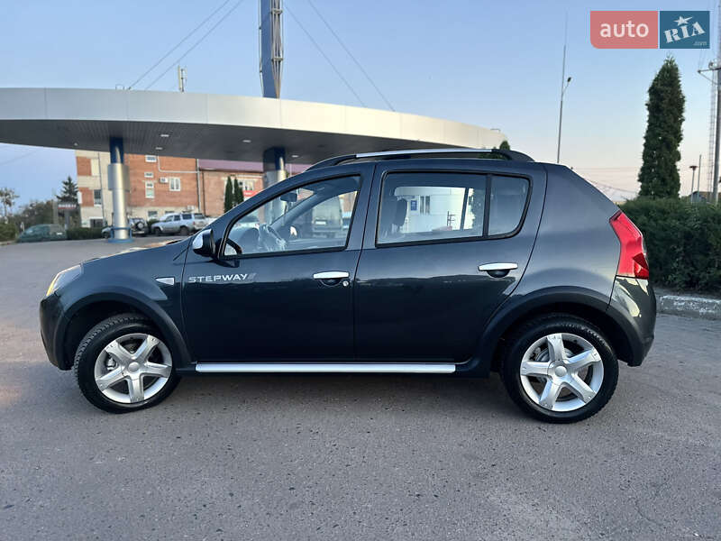 Внедорожник / Кроссовер Dacia Sandero StepWay 2011 в Сумах