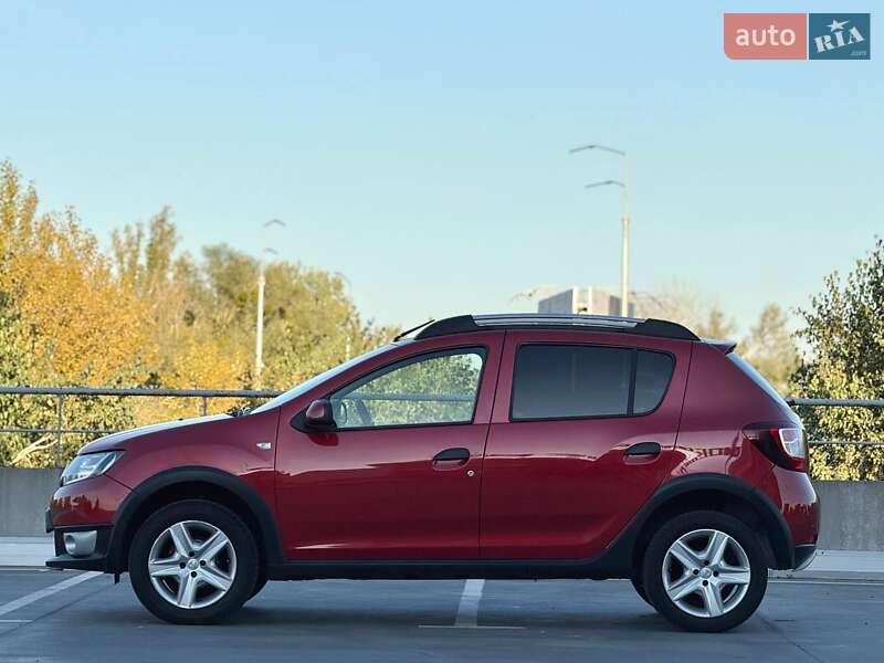 Позашляховик / Кросовер Dacia Sandero StepWay 2014 в Києві