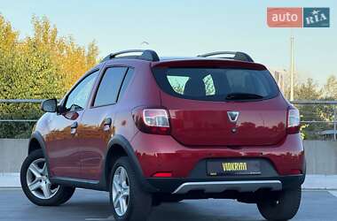 Внедорожник / Кроссовер Dacia Sandero StepWay 2014 в 