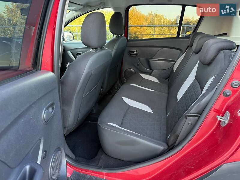 Позашляховик / Кросовер Dacia Sandero StepWay 2014 в Києві