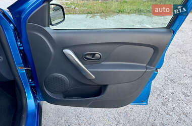 Внедорожник / Кроссовер Dacia Sandero StepWay 2013 в 