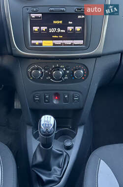 Внедорожник / Кроссовер Dacia Sandero StepWay 2013 в 
