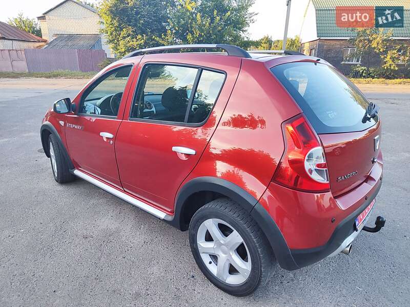 Внедорожник / Кроссовер Dacia Sandero StepWay 2011 в Глухове