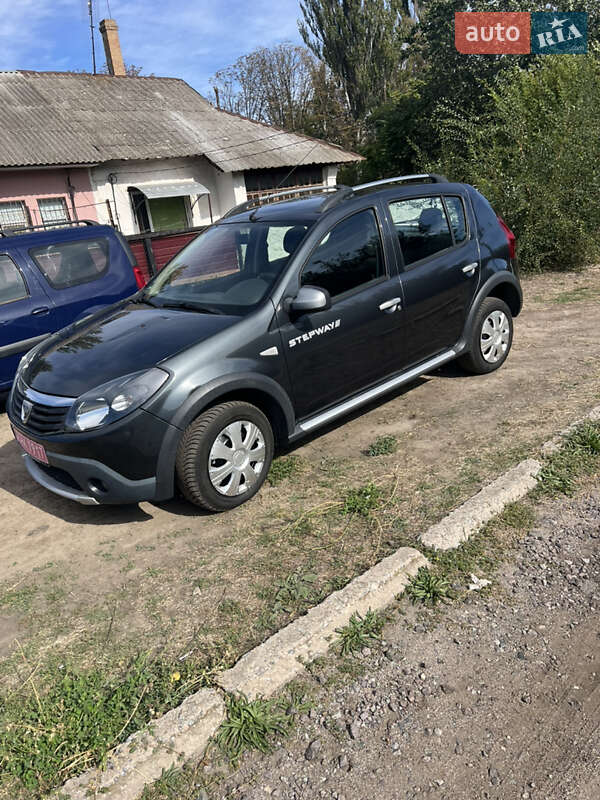 Внедорожник / Кроссовер Dacia Sandero StepWay 2010 в Марганце