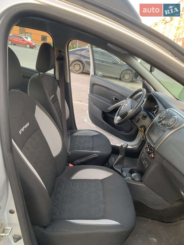 Внедорожник / Кроссовер Dacia Sandero StepWay 2014 в Ивано-Франковске