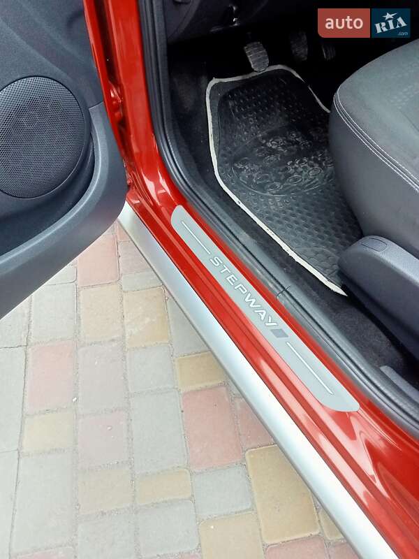Внедорожник / Кроссовер Dacia Sandero StepWay 2010 в Каменском