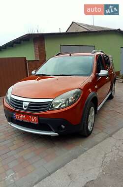Позашляховик / Кросовер Dacia Sandero StepWay 2010 в Кам'янському
