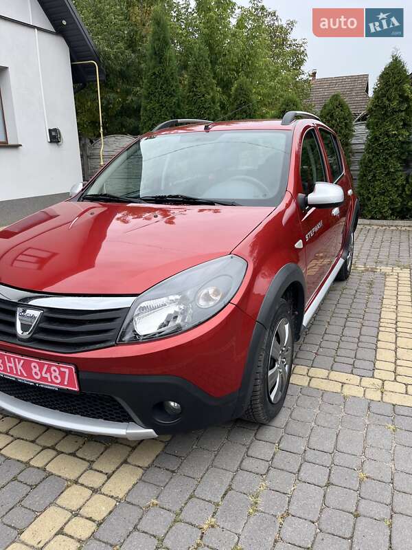 Внедорожник / Кроссовер Dacia Sandero StepWay 2012 в Виннице