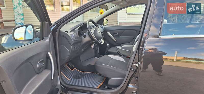 Позашляховик / Кросовер Dacia Sandero StepWay 2013 в Новоархангельську