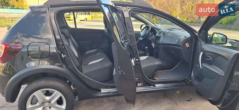 Позашляховик / Кросовер Dacia Sandero StepWay 2013 в Новоархангельську
