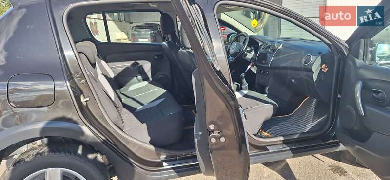 Позашляховик / Кросовер Dacia Sandero StepWay 2013 в Новоархангельську