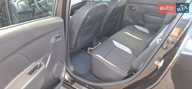 Позашляховик / Кросовер Dacia Sandero StepWay 2013 в Новоархангельську