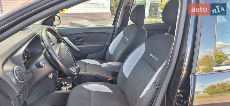 Позашляховик / Кросовер Dacia Sandero StepWay 2013 в Новоархангельську