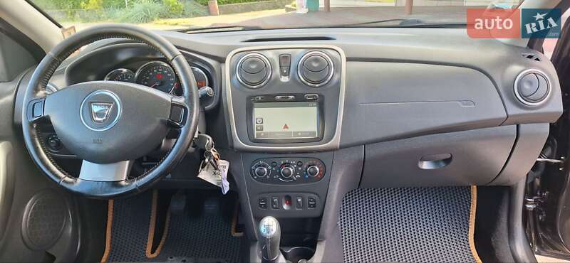Позашляховик / Кросовер Dacia Sandero StepWay 2013 в Новоархангельську