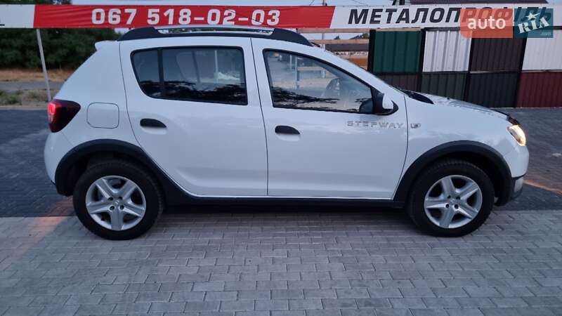 Внедорожник / Кроссовер Dacia Sandero StepWay 2015 в Кропивницком