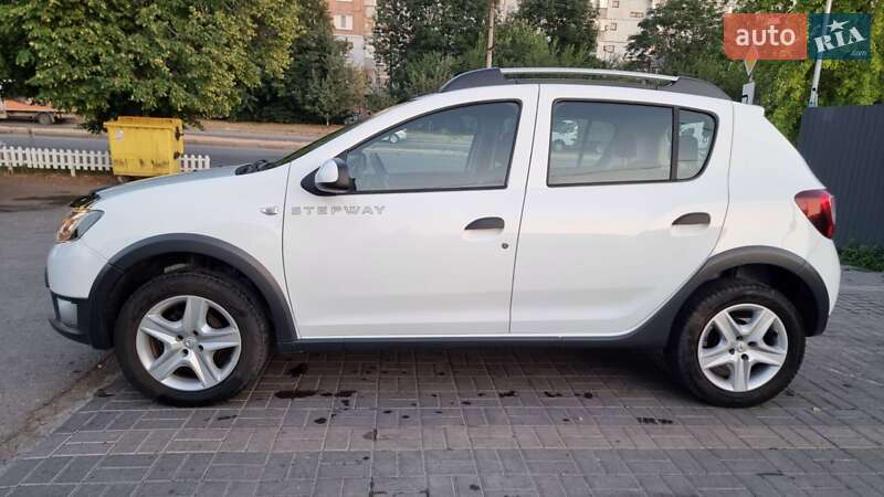 Внедорожник / Кроссовер Dacia Sandero StepWay 2015 в Кропивницком