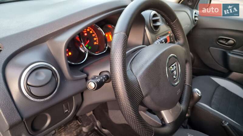Внедорожник / Кроссовер Dacia Sandero StepWay 2015 в Кропивницком
