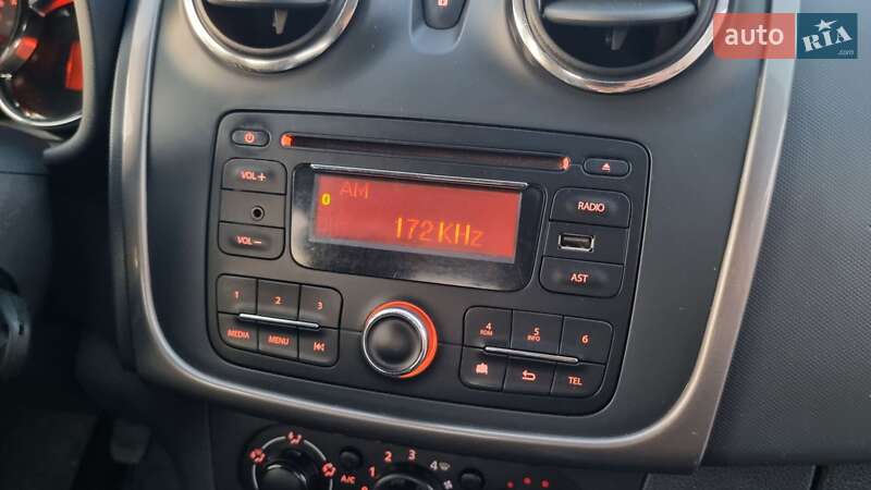 Внедорожник / Кроссовер Dacia Sandero StepWay 2015 в Кропивницком