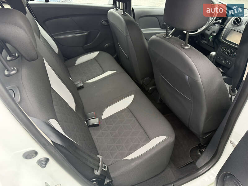 Позашляховик / Кросовер Dacia Sandero StepWay 2015 в Нововолинську фото 10 Позашляховик / Кросовер Dacia Sandero StepWay 2015 в Нововолинську