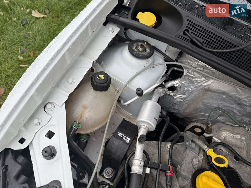 Позашляховик / Кросовер Dacia Sandero StepWay 2015 в Нововолинську фото 21 Позашляховик / Кросовер Dacia Sandero StepWay 2015 в Нововолинську