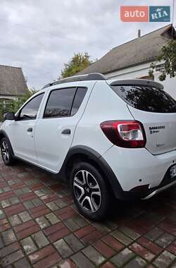 Внедорожник / Кроссовер Dacia Sandero StepWay 2015 в 