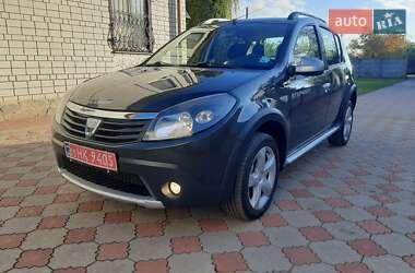 Внедорожник / Кроссовер Dacia Sandero StepWay 2010 в Хороле