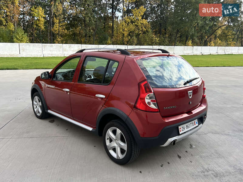 Внедорожник / Кроссовер Dacia Sandero StepWay 2012 в Луцке