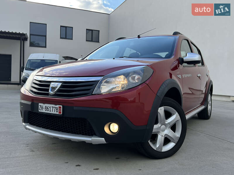 Внедорожник / Кроссовер Dacia Sandero StepWay 2012 в Луцке