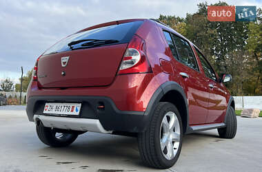 Позашляховик / Кросовер Dacia Sandero StepWay 2012 в 