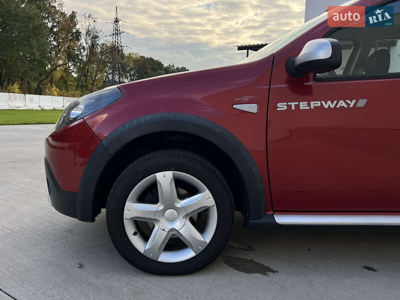 Внедорожник / Кроссовер Dacia Sandero StepWay 2012 в Луцке